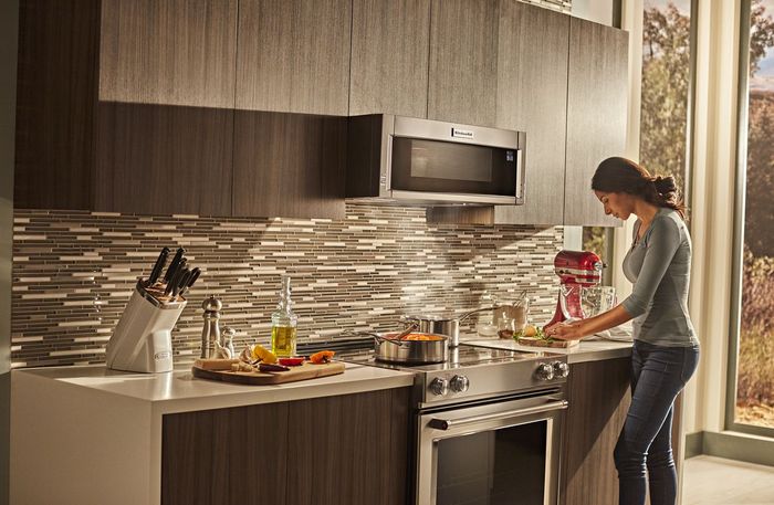 The Difference Between KitchenAid Slide-In and Freestanding Ranges